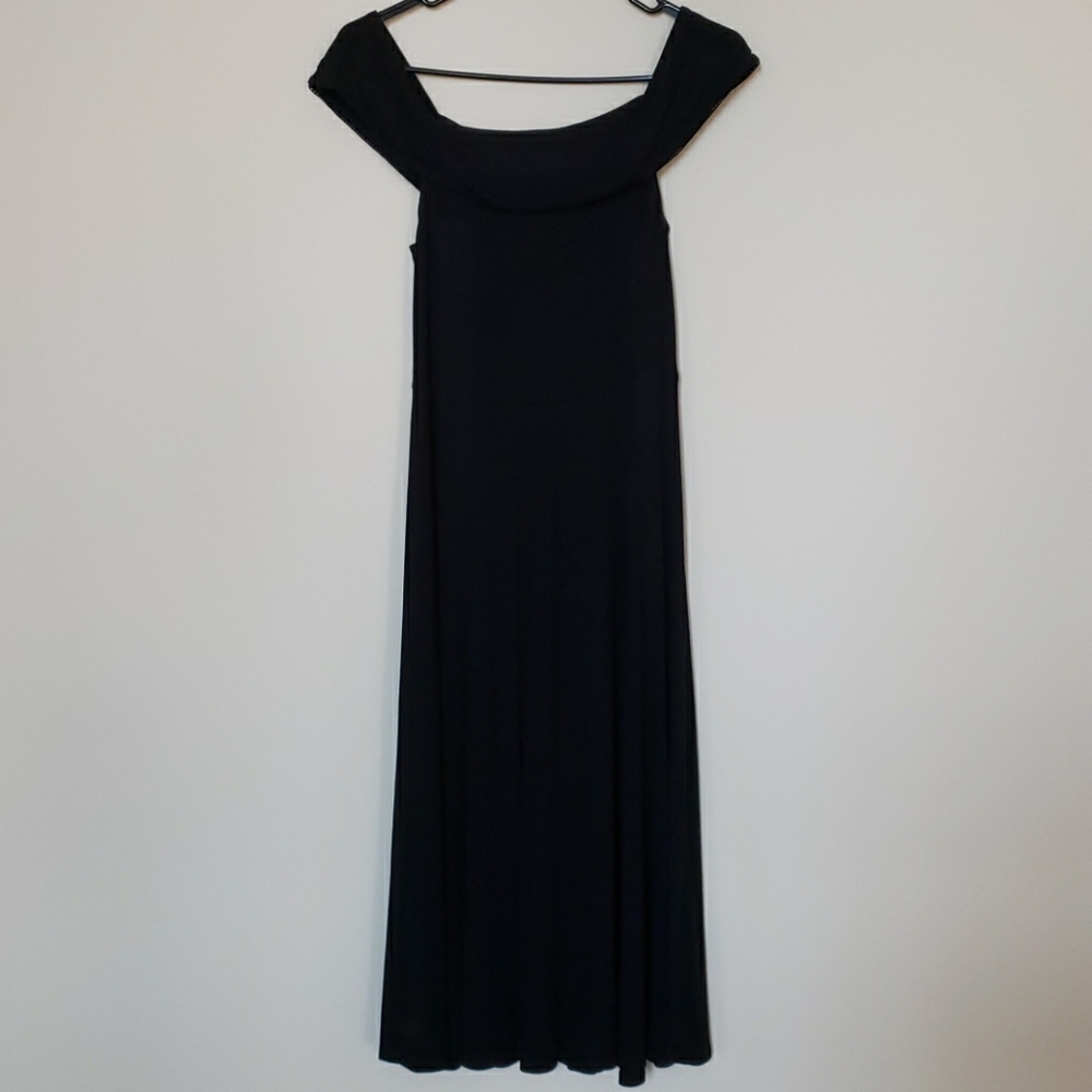 Sweet simple black dress